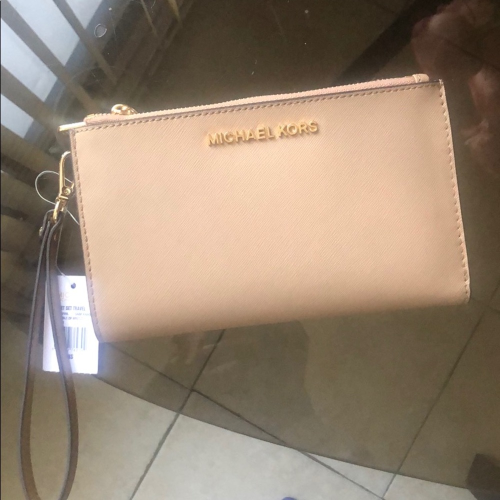 Michael Kors Wallet Bag brand new with tags!